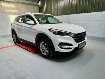 2016 - Hyundai Tucson Manual