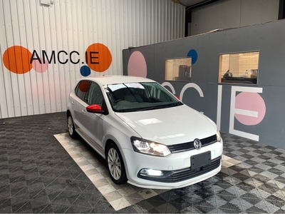 2016 - Volkswagen Polo Automatic