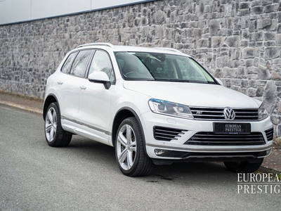 2016 - Volkswagen Touareg Automatic