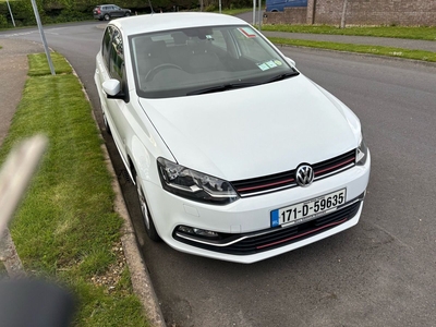 2017 - Volkswagen Polo Automatic