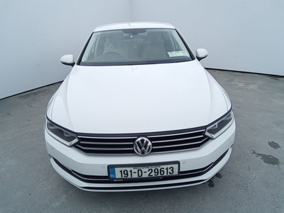 2019 - Volkswagen Passat Manual