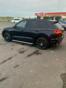 2019 - Volkswagen Touareg Automatic