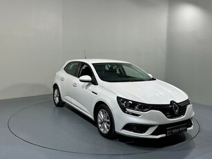 2021 (211) Renault Megane