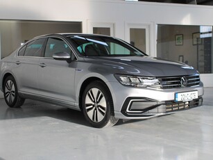 2022 (221) Volkswagen Passat