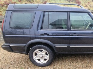 2004 - Land Rover Discovery ---