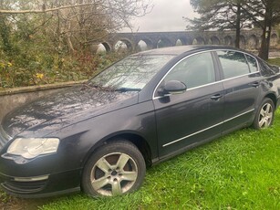 2006 - Volkswagen Passat Manual