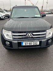 2007 - Mitsubishi Pajero Manual