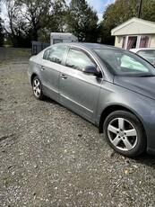 2008 - Volkswagen Passat Manual