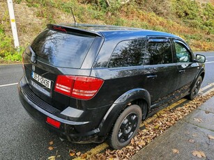 2009 - Dodge Journey ---