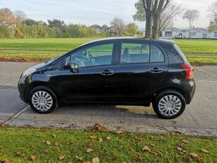 2009 - Toyota Yaris Manual