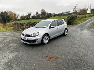 2010 - Volkswagen Golf ---