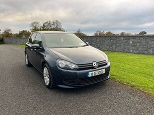 2010 - Volkswagen Golf ---