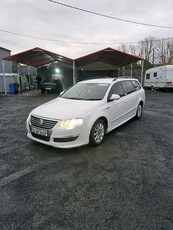 2010 - Volkswagen Passat ---