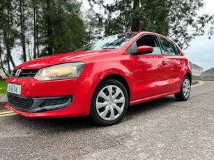 2010 - Volkswagen Polo Manual