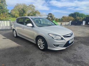 2011 - Hyundai i30 Manual