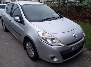 2011 - Renault Clio Manual