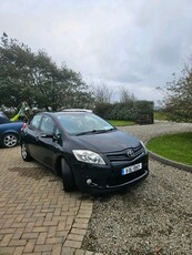 2011 - Toyota Auris Manual