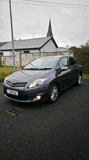 2011 - Toyota Auris Manual