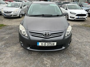 2011 - Toyota Auris Manual