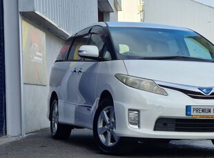 2011 - Toyota Estima