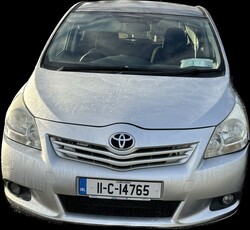 2011 - Toyota Verso Manual