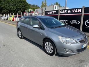 2011 - Vauxhall Astra Manual