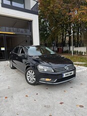 2011 - Volkswagen Passat Manual