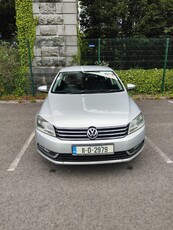 2011 - Volkswagen Passat Manual