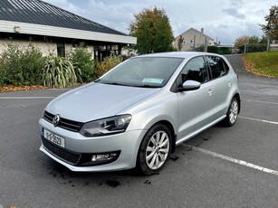 2011 - Volkswagen Polo Manual