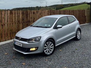 2011 - Volkswagen Polo Manual