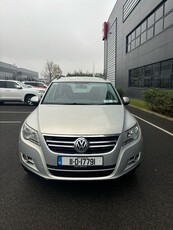 2011 - Volkswagen Tiguan Manual