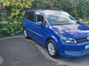 2011 - Volkswagen Touran Manual