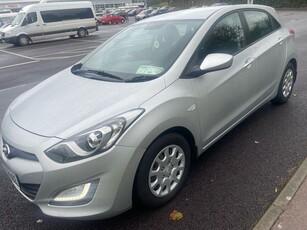 2012 - Hyundai i30 Manual