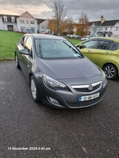 2012 - Vauxhall Astra ---