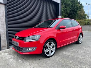 2012 - Volkswagen Polo Manual