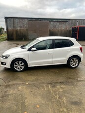 2012 - Volkswagen Polo Manual