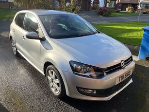 2012 - Volkswagen Polo Manual