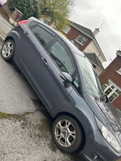 2013 - Ford Fiesta Manual