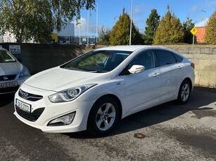 2013 - Hyundai i40 Manual