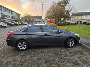 2013 - Hyundai i40 Manual