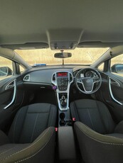 2013 - Opel Astra Manual