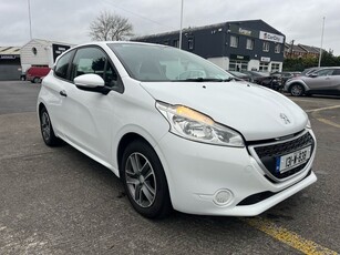 2013 - Peugeot 208 Manual