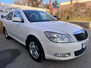 2013 - Skoda Octavia Manual