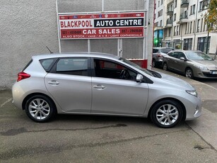 2013 - Toyota Auris Manual