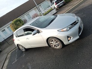 2013 - Toyota Auris Manual