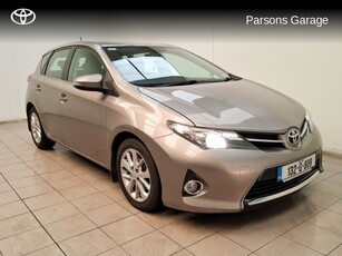 2013 - Toyota Auris Manual