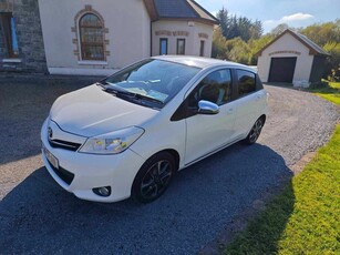 2013 - Toyota Yaris Manual