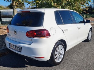 2013 - Volkswagen Golf Manual