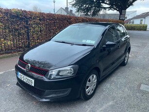 2013 - Volkswagen Polo Manual