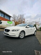 2013 - Volvo V40 Manual